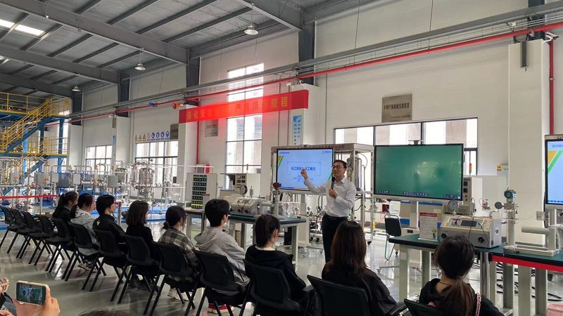 工程塑料颗粒批发市场，价格背后的考量因素